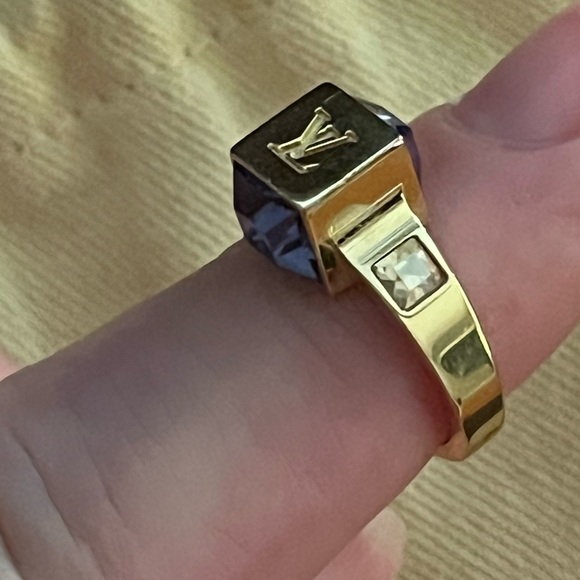 Louis Vuitton Gamble Ring - Picture 9 of 16